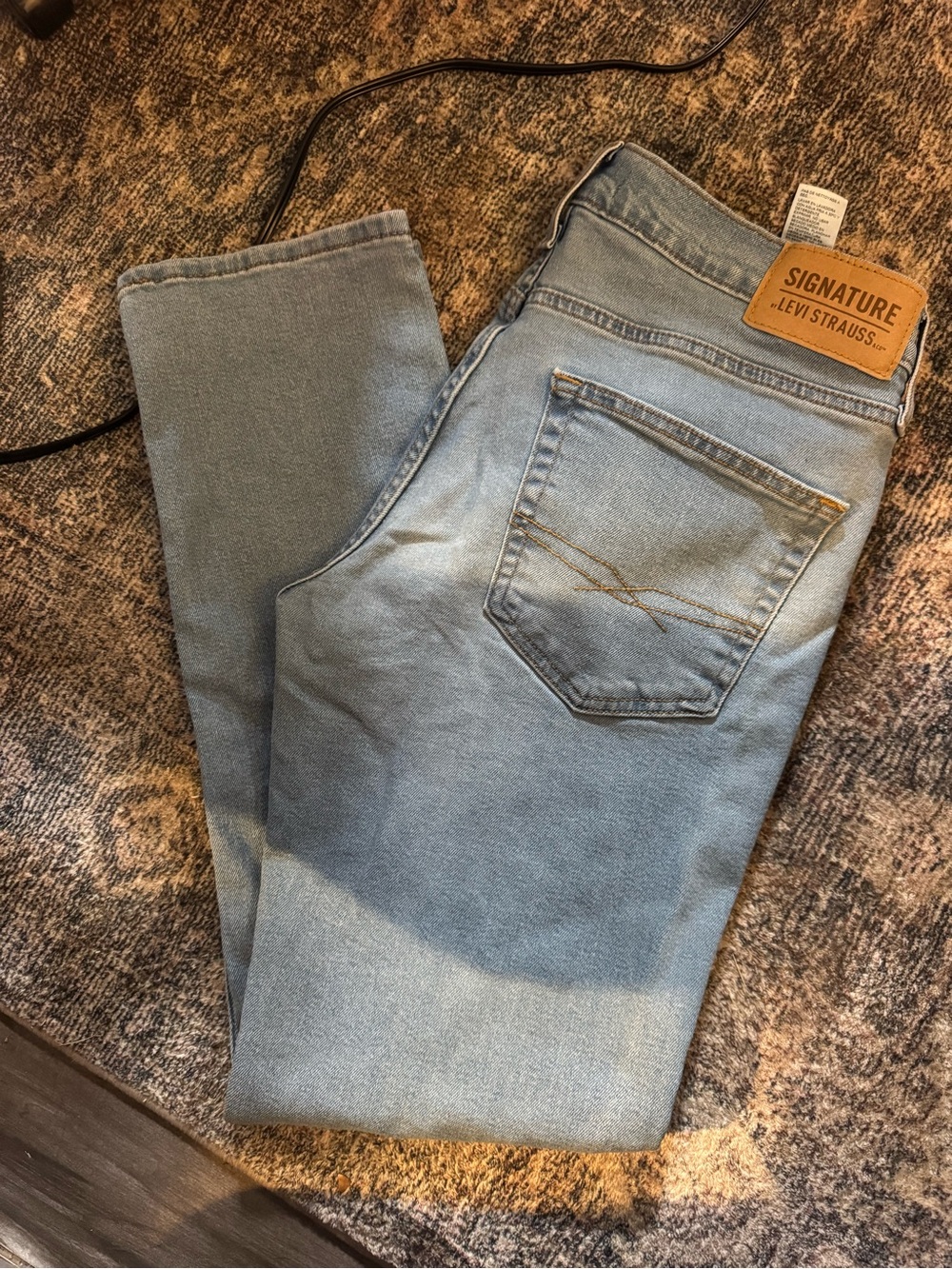 Signature by Levi Strauss Men’s Slim Light Blue Denim Jeans